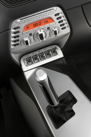 File:Dodge Challenger Int5.jpg