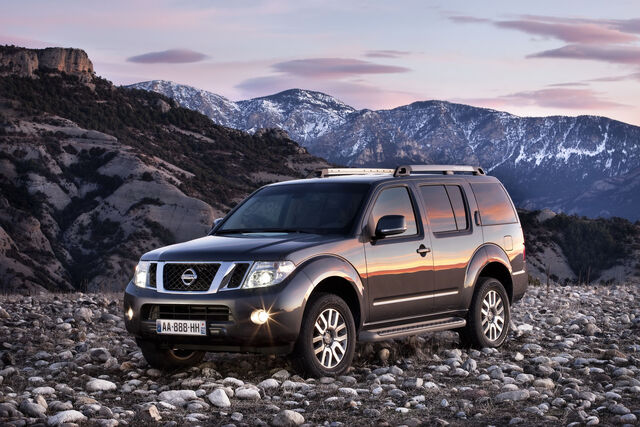 File:2011-Nissan-Pathfinder-Navara-9.jpg