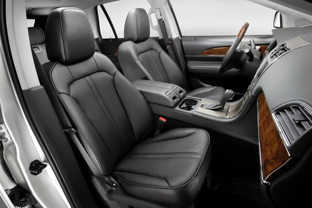 File:2011-Lincoln-MKX-66.jpg