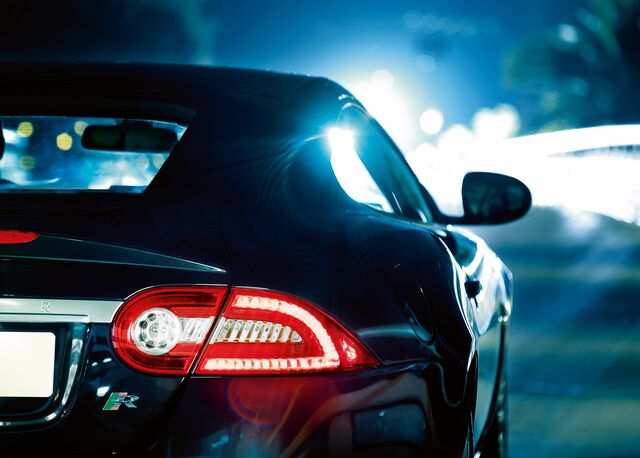 File:2010 Jaguar XKR 6.jpg