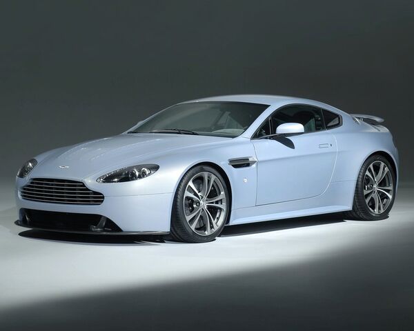 File:Aston Martin V12 Vantage RS 2.jpg