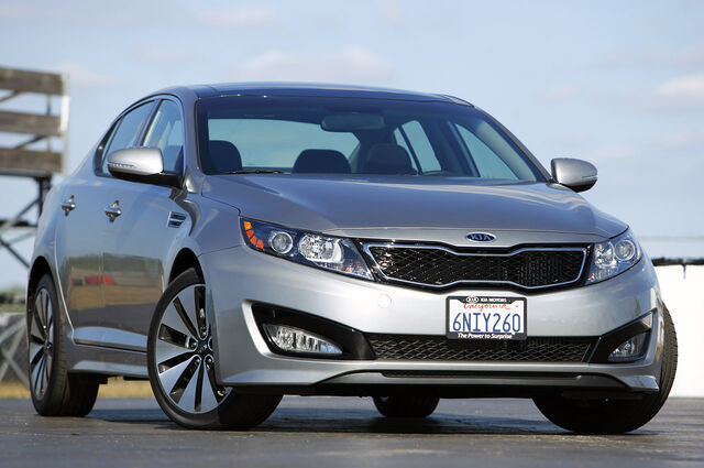 File:03-2011-kia-optima-20t-fd.jpg