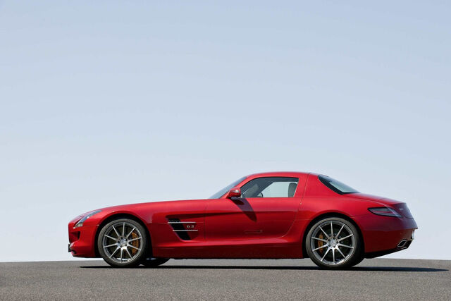 File:Mercedes-SLS-AMG-19.jpg
