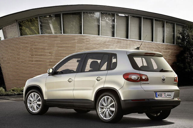 File:Tiguan back.jpg