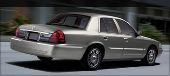 2008.mercury.marquis rear1