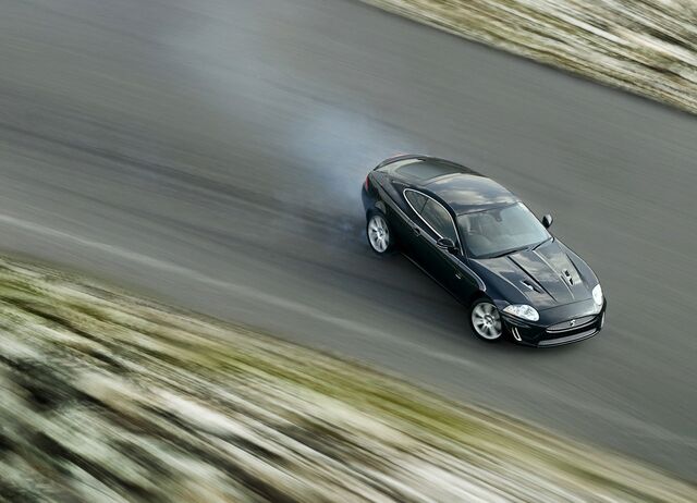 File:2010-jaguar-xk-r 1.jpg