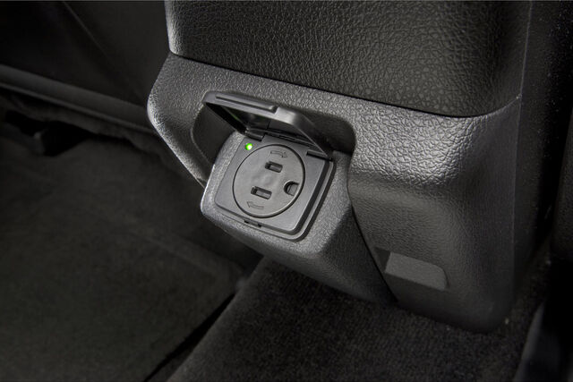 File:40 fusionhybrid2010.jpg
