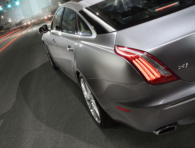 File:2010jaguarxj abh017.jpg