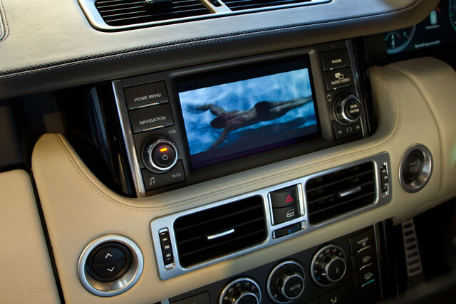 File:17-2010-range-rover-press.jpg