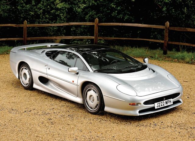 File:Jaguar-xj220-concept-car-10-1024x742.jpg