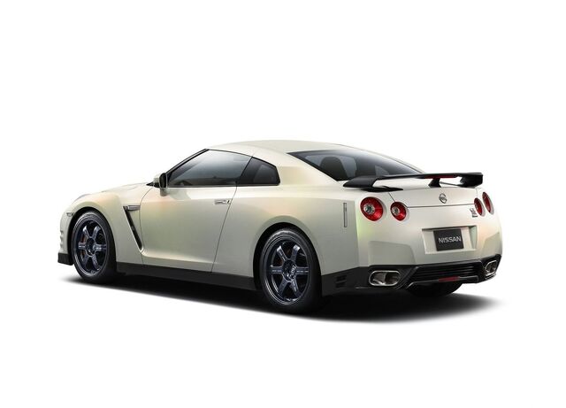 File:Nissan-gt-r 2011 3b.jpg