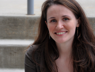 File:Liz Murray.png