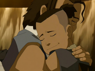 Arquivo:Sokka and Hakoda hug.png