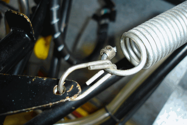 File:Nosewheelspringretainer.png