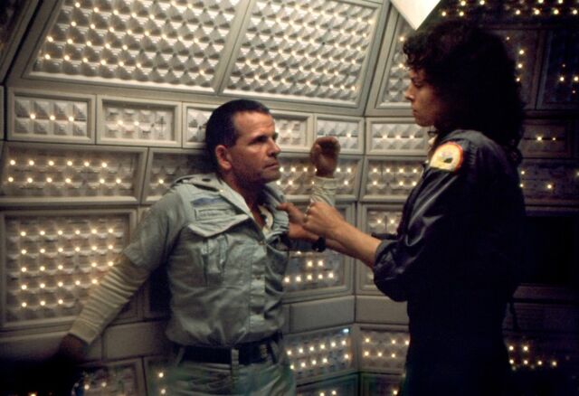 Файл:Alien-1979-02-g.jpg