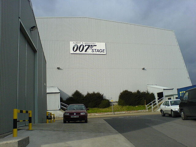 File:Pinewood007.jpeg