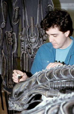 File:Alienpaintwoodruff.jpg
