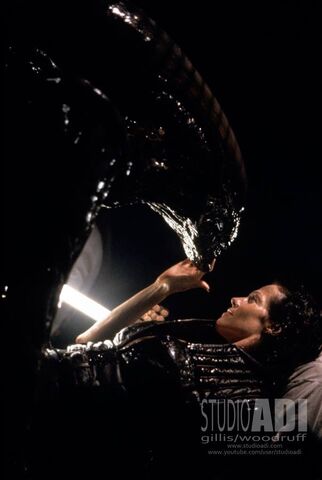 File:Drone and Ripley BTS.jpg