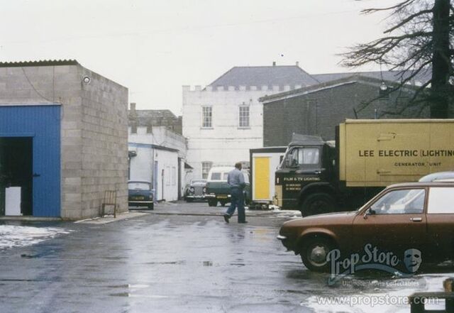 File:Bray Studios Alien.jpg