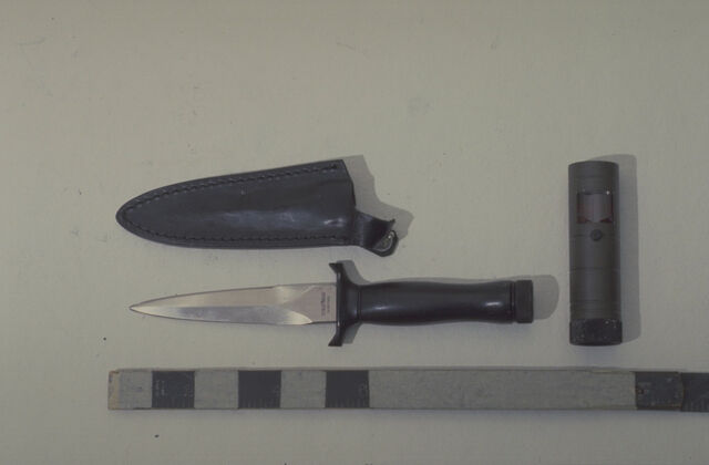 File:Knife and PDL.jpg