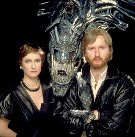 File:Aliens-photoshoot-19-600x605.jpg