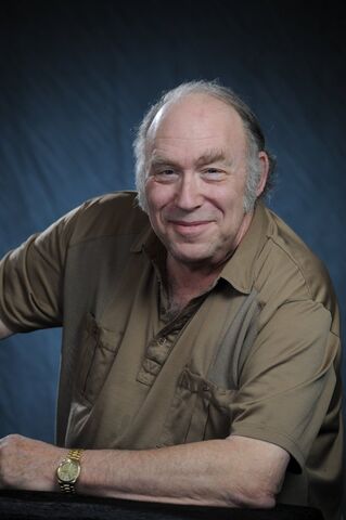 File:Mike Resnick.jpg