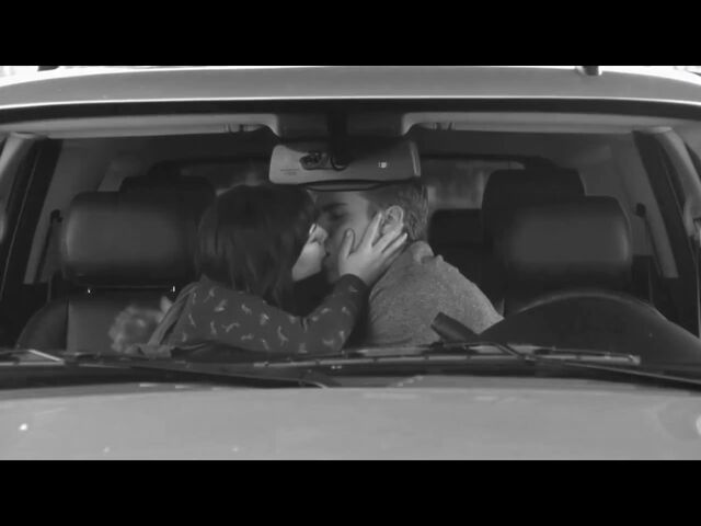 File:Jollin Kiss 2.jpeg