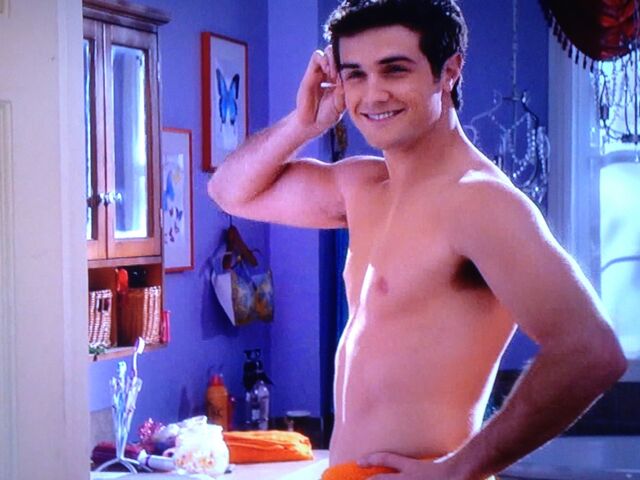 File:Matty shirtless.jpg