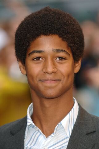 File:Alfred Enoch.jpg
