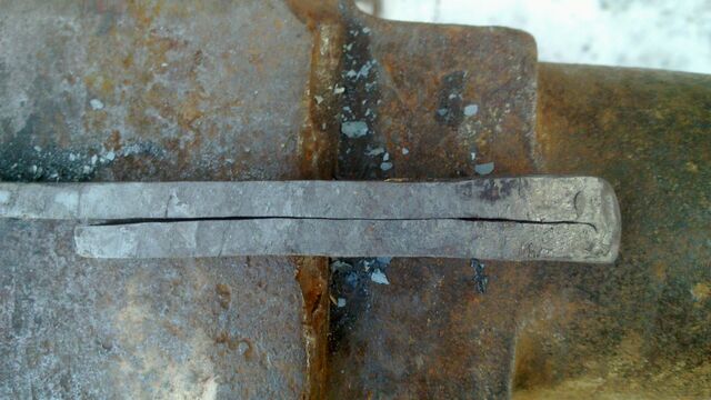 File:Forging the claw - method 2 - 04.jpg