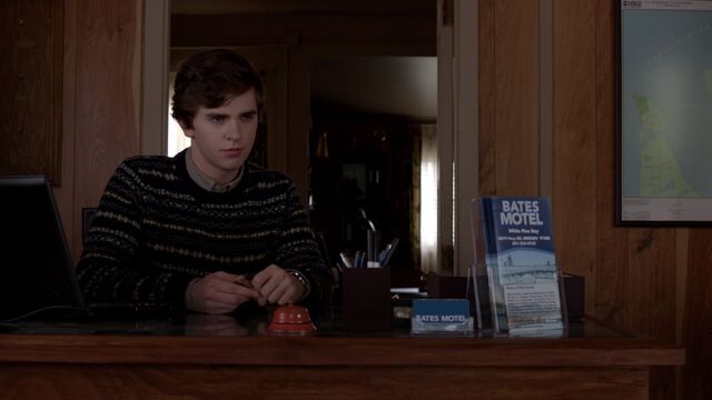 File:BatesMotel208-0125.jpeg