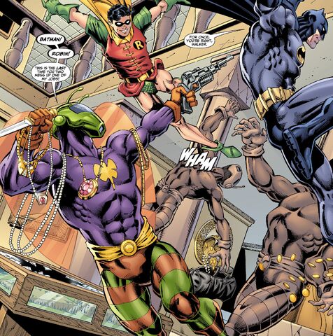 File:Moth Booster Gold Heist1.jpg