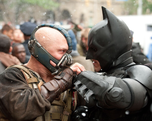 File:Bane and Batman 01.jpg