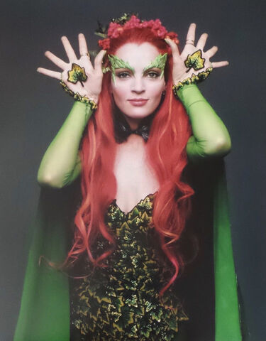 File:Poison Ivy (Uma Thurman) 16.jpg