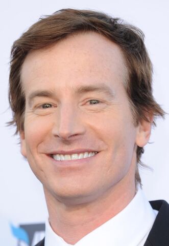 File:Rob Huebel3.jpg