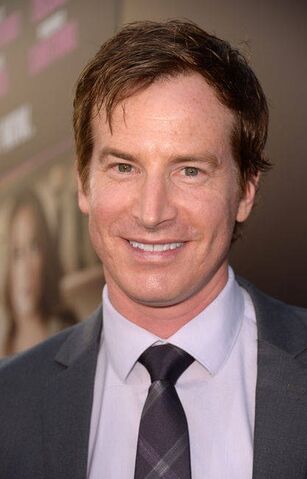 File:Rob Huebel8.jpg