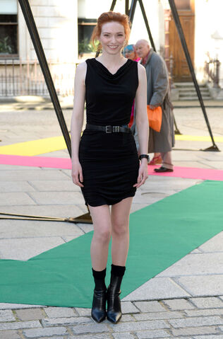 File:Eleanor-Tomlinson -Royal-Academy-of-Arts-Summer-Exhibition--01.jpg