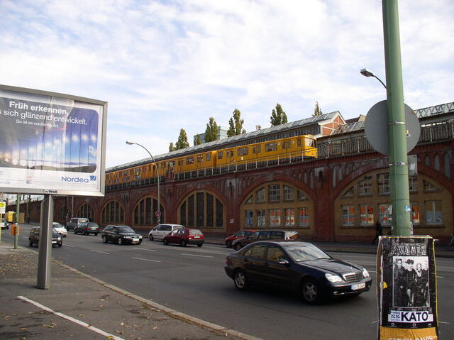 Datei:U-Bahnhof Warschauer Straße.jpg