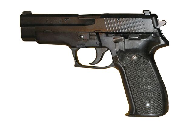 File:SIG-Sauer P226.jpg