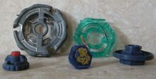 Beyblade-ray-strikerunicorno-d125cs-bb71-takara-tomy-14670-MLB4351511609 052013-F