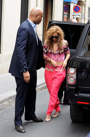 File:CartersInParis 3.png