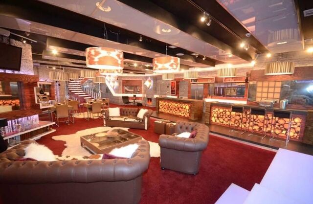 File:Livingarea CBB9.jpg