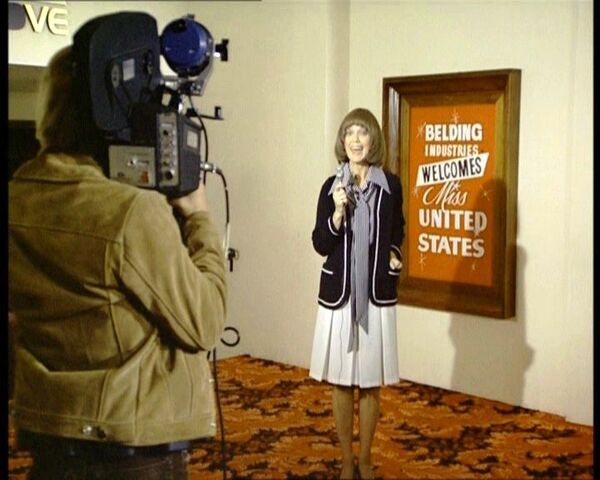 File:Lady reporter.jpg