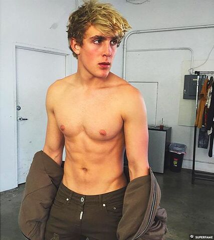 File:Jake-paul-shirtless-abs.jpg