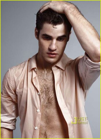 File:ShirtlessDarren.jpg