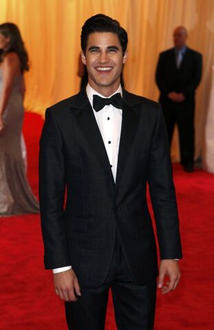 File:Darren Criss red carpet.jpg