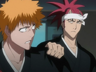 Renji silences Ichigo.png