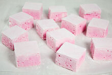 Graces-Sweet-Life-Strawberry-Guimauve.jpg