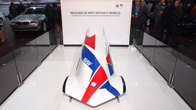 File:BMW 2M Bobsled-05.jpg
