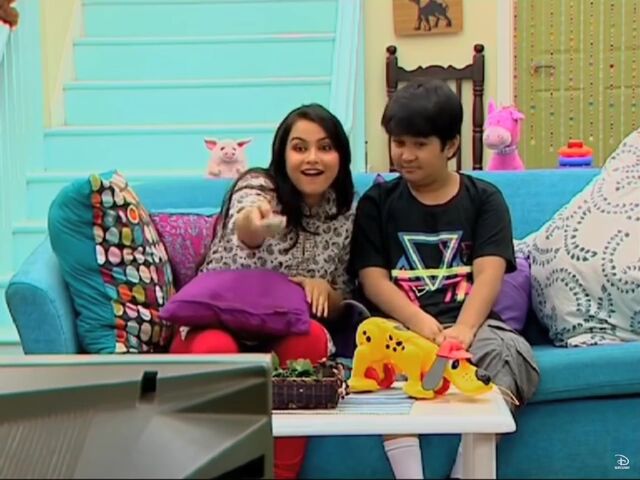 File:Sunny and Himani.jpg